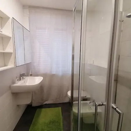 Lakefront 15 Apartment *