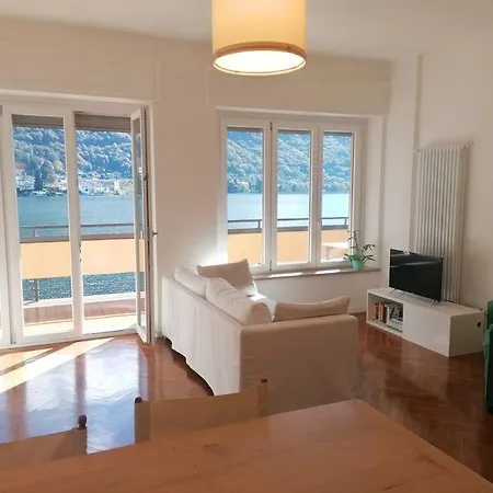 Lakefront 15 Apartment